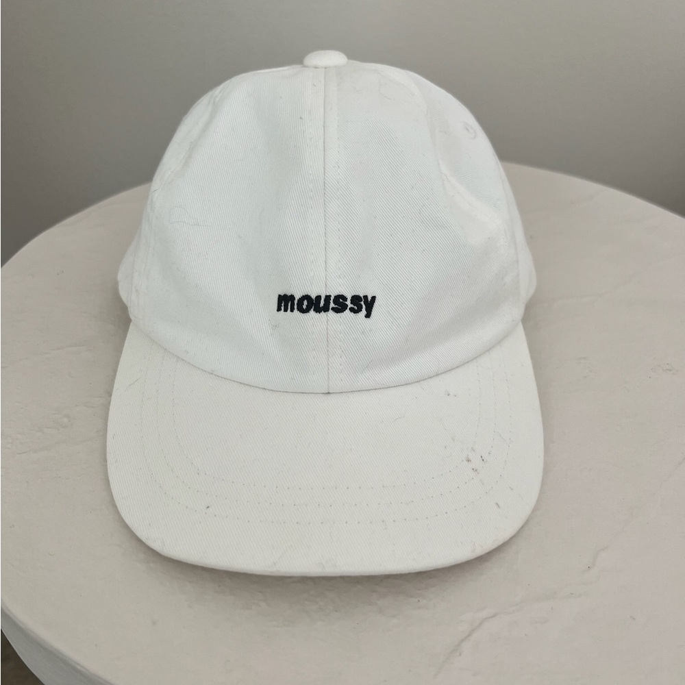 Moussy cotton white cap with logo